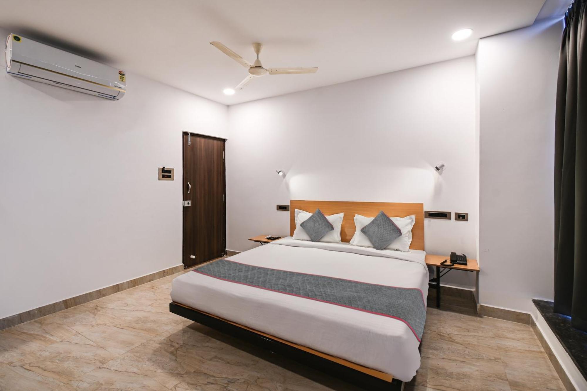 Super Townhouse De Alphabet Karmanghat Haiderabad Buitenkant foto